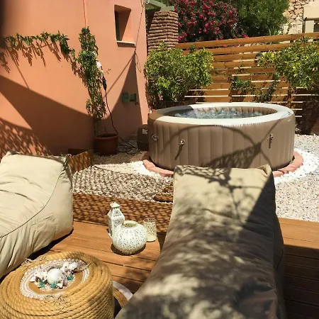 Oda ve Kahvaltı My Little Ermoupoli