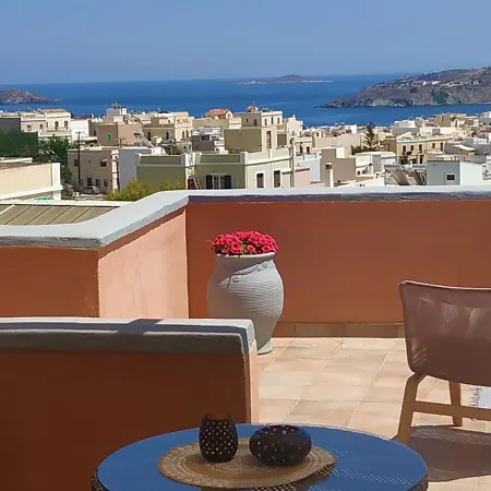 My Little Oda ve Kahvaltı Ermoupoli