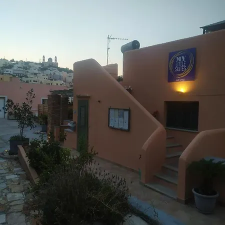 Oda ve Kahvaltı My Little Ermoupoli