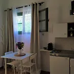 My Little לינה וארוחת בוקר ארמופוליס